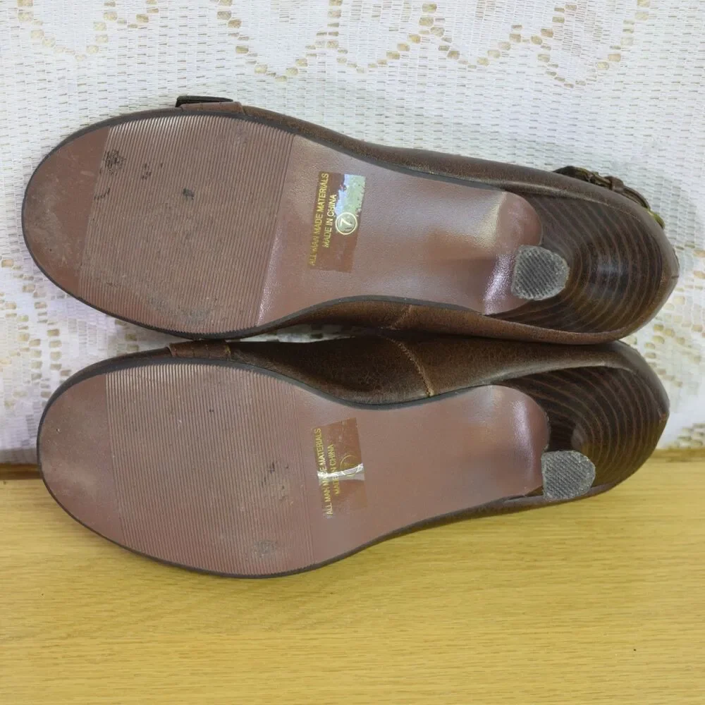 Vintage 90's 2000s Soda Brown Faux Leather Kitten Heels Size 7 Y2K Grunge Buckle